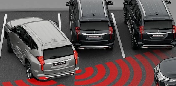 ASISTENTE DE FRENADO AUTOMÁTICO EN REVERSA