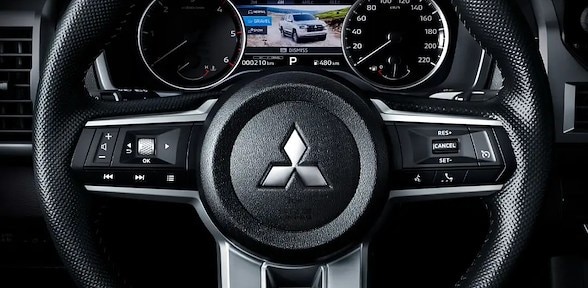 VOLANTE CON CONTROL TOTAL EN LAS MANOS