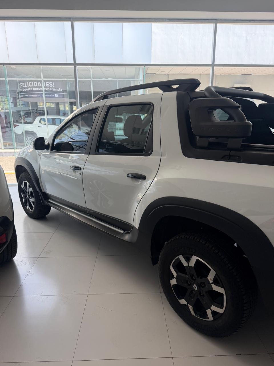 2024 RENAULT COMERCIALES Oroch Pick-Up 4 pts. Outsider, Doble Cab., 1.3T, TA, VE, f. niebla, cantoneras, RA-16
