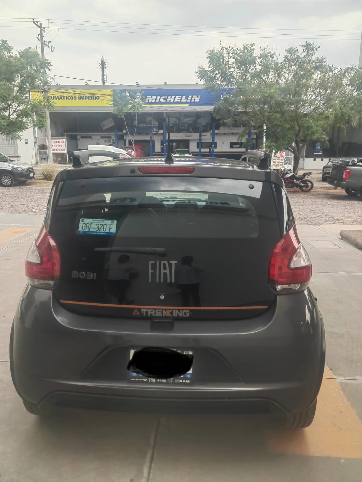2024 FIAT Mobi 5 pts. Trekking, TM5, a/ac., VE, f. niebla, rieles en techo, RA-14