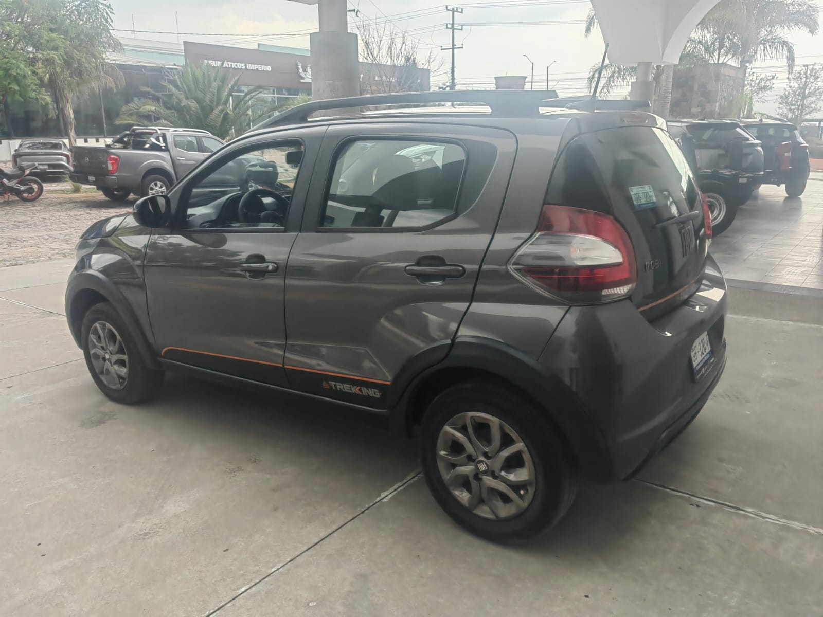 2024 FIAT Mobi 5 pts. Trekking, TM5, a/ac., VE, f. niebla, rieles en techo, RA-14