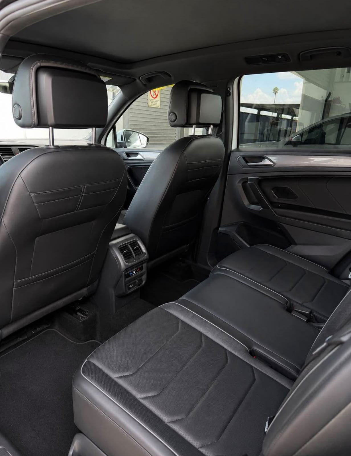 2024 VOLKSWAGEN Tiguan 5 pts. R-Line, 1.4T, DSG, piel, QCP, f. led, RA-19