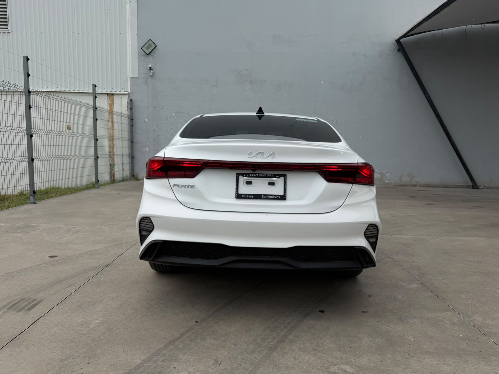 2024 KIA Forte 4 pts. L, 2.0l, TM6, a/ac., R-16