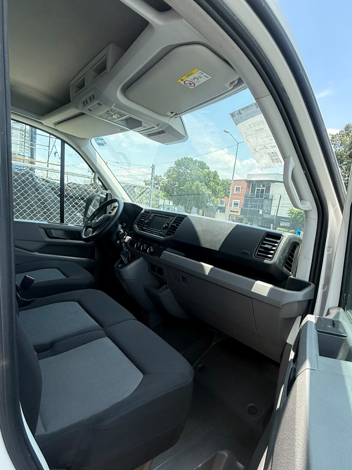 2023 VOLKSWAGEN COMERCIALES Crafter 2 pts. Chas. Cab., TM6, R-16