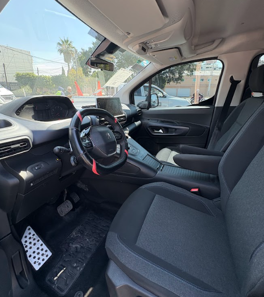2024 PEUGEOT Rifter Minivan 5 pts. Allure Pack PureTech, 1.2T, TA, a/ac., 7 pas., R-16