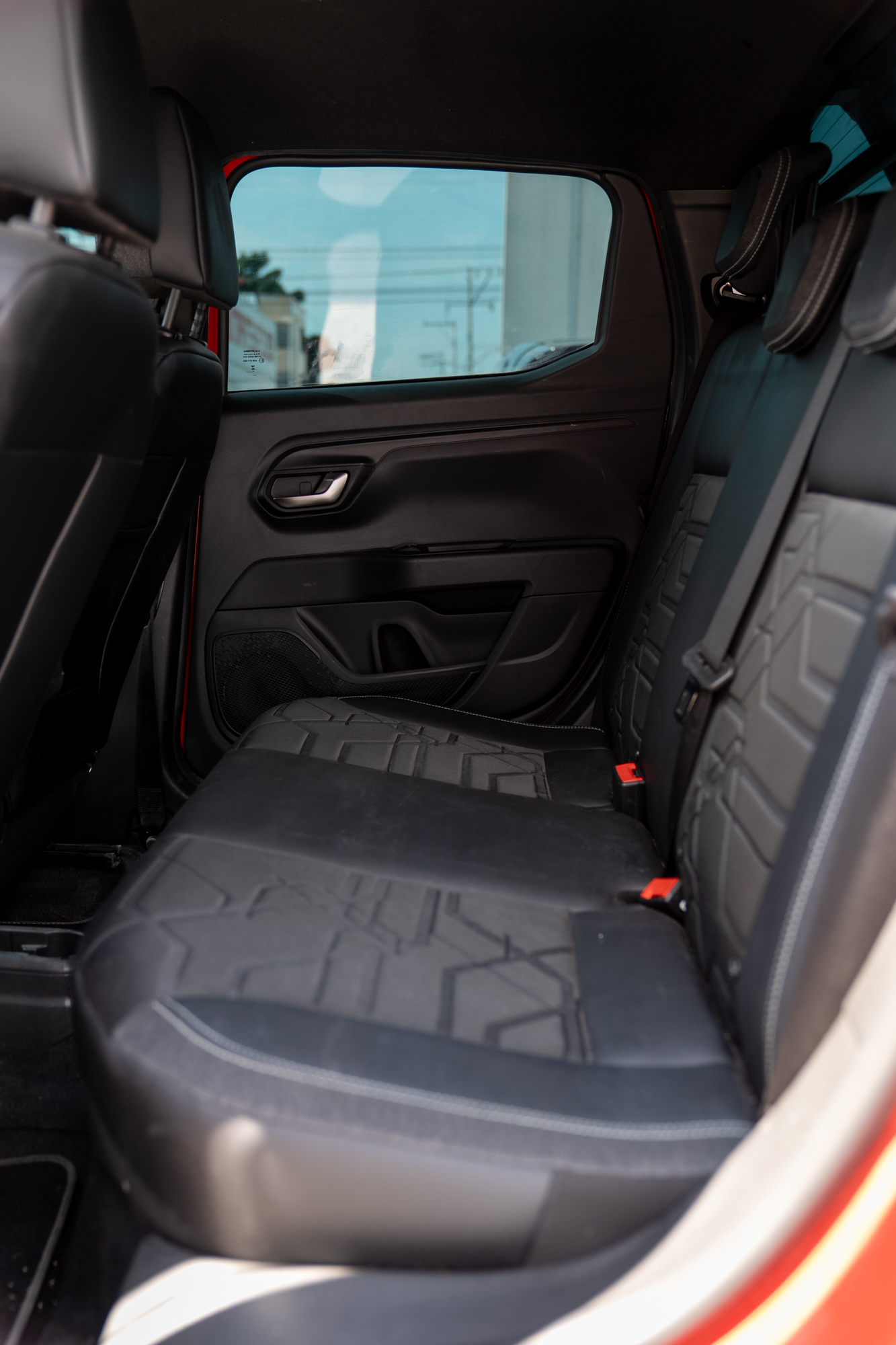 2024 DODGE COMERCIALES Ram 700 Pick-Up 4 pts. Laramie, Doble Cab., CVT, a/ac., f. niebla, f. led, RA-15