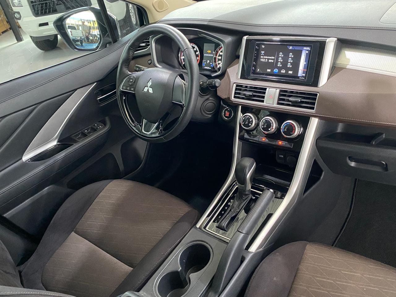 2023 MITSUBISHI Xpander 5 pts. Cross y Limited, 1.5l, TA, f. led, 7 pas., RA-17