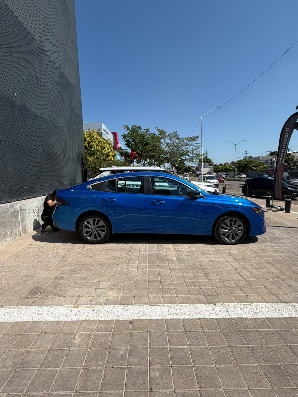 2026 NISSAN Sentra 4 pts. Advance, TA, a/ac., f. niebla, RA-16