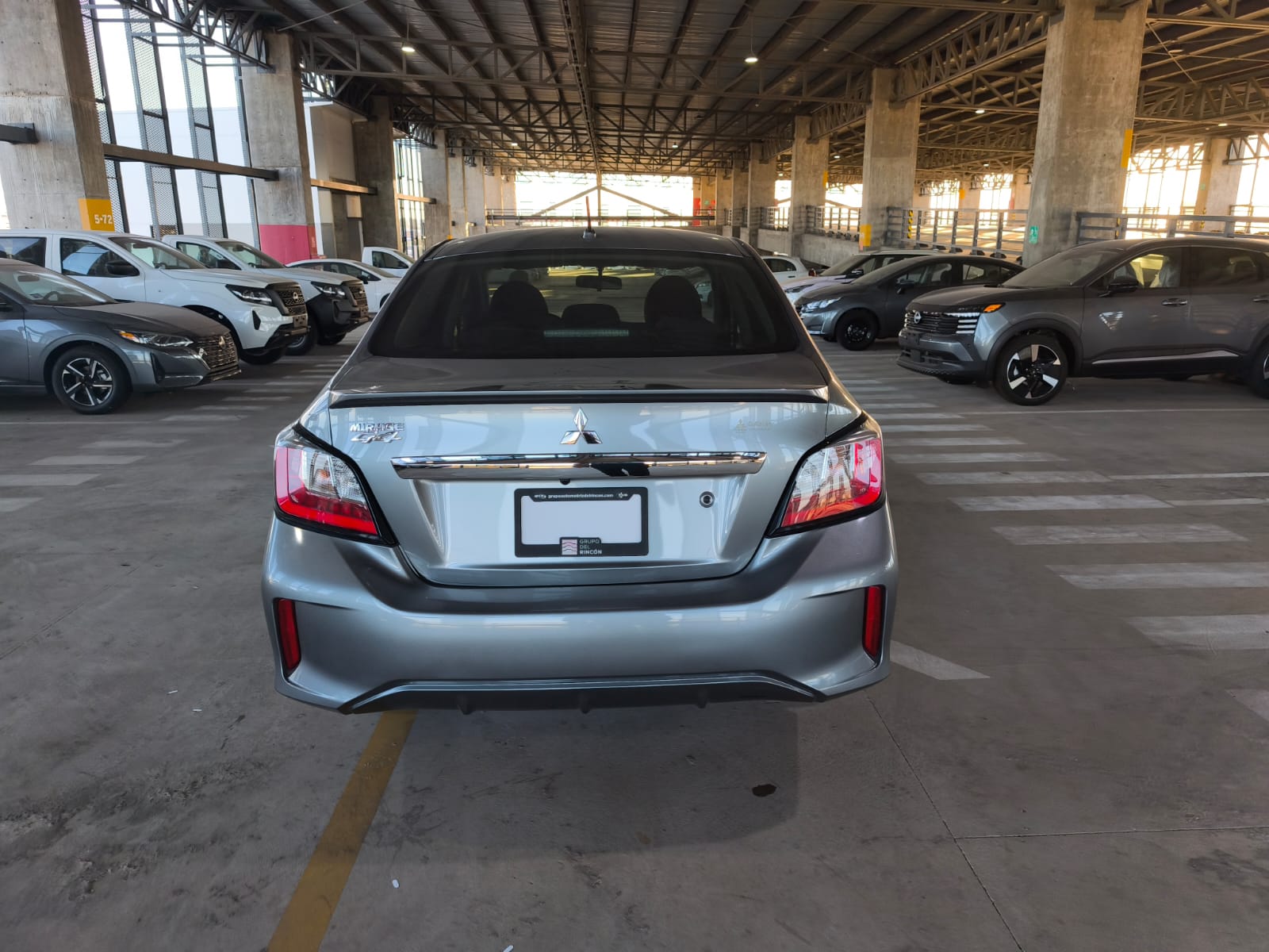 2023 MITSUBISHI Mirage 4 pts. G4 GLS, TM5, climatronic, VE, f. niebla, RA-15