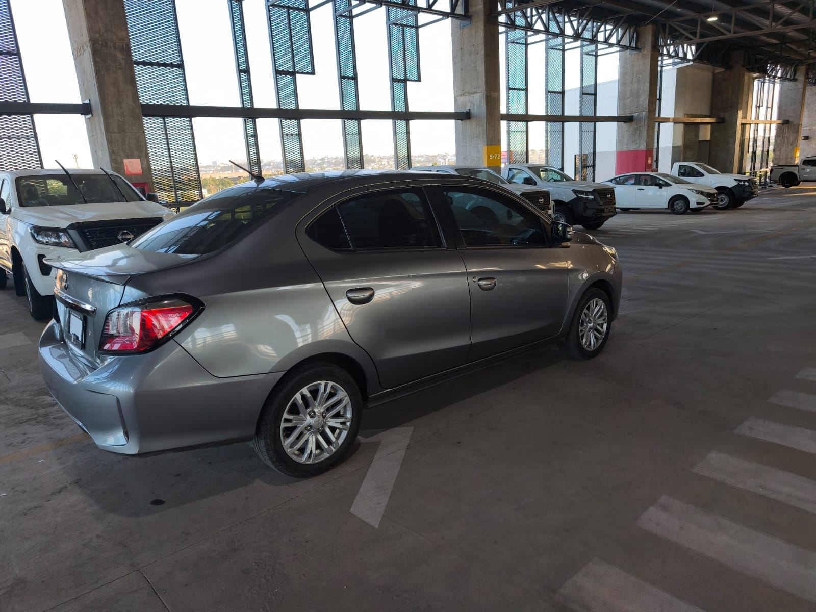 2023 MITSUBISHI Mirage 4 pts. G4 GLS, TM5, climatronic, VE, f. niebla, RA-15