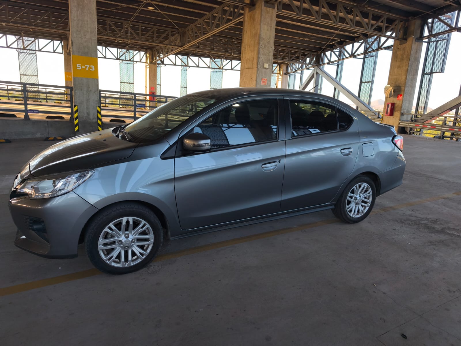 2023 MITSUBISHI Mirage 4 pts. G4 GLS, TM5, climatronic, VE, f. niebla, RA-15