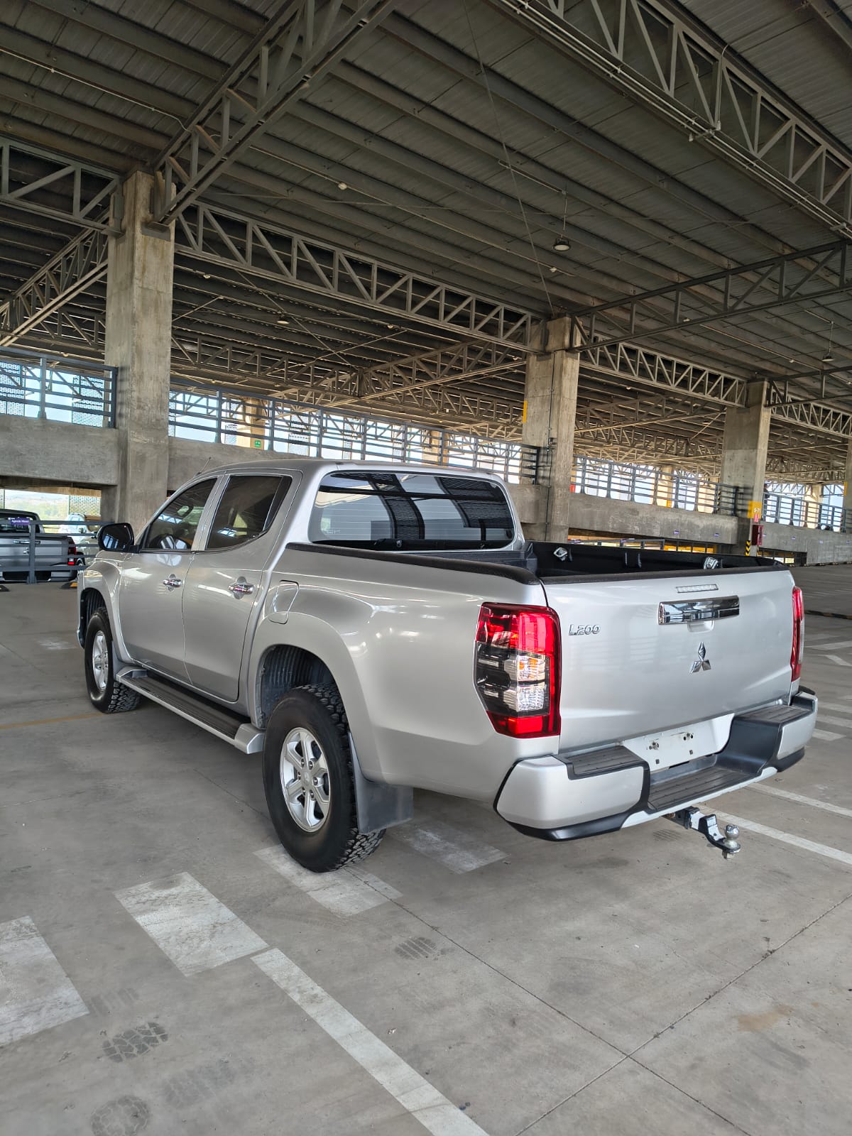 2022 MITSUBISHI COMERCIALES L200 Pick-Up 4 pts. GLX, Doble Cab., 2.4TD, TM5, 4x4