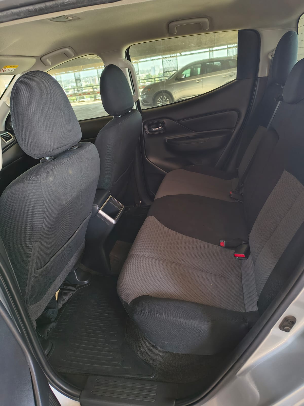 2022 MITSUBISHI COMERCIALES L200 Pick-Up 4 pts. GLX, Doble Cab., 2.4TD, TM5, 4x4