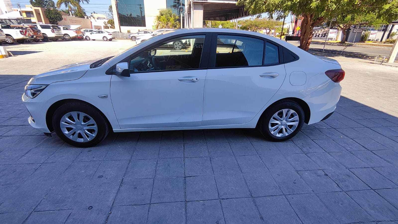 2024 CHEVROLET Onix 4 pts. LS, 1.0T, TA, a/ac., BA, R-15