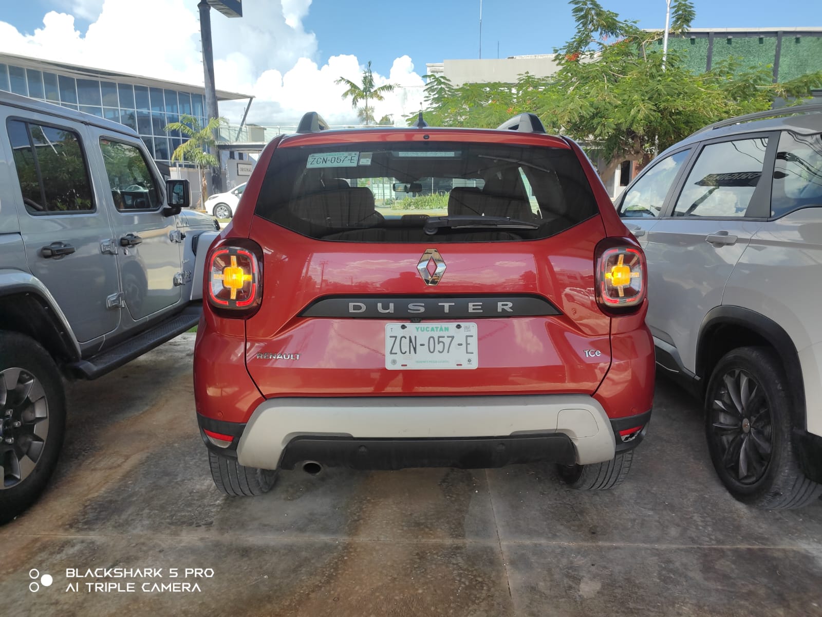 2023 RENAULT Duster 5 pts. Iconic, 1.3T, TA, a/ac. Aut., VE, f. niebla, RA-17