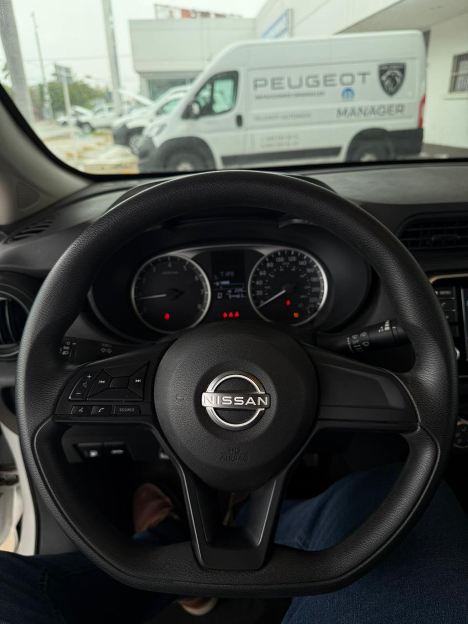 2024 NISSAN Versa 4 pts. Sense, TM5, a/ac., R-15