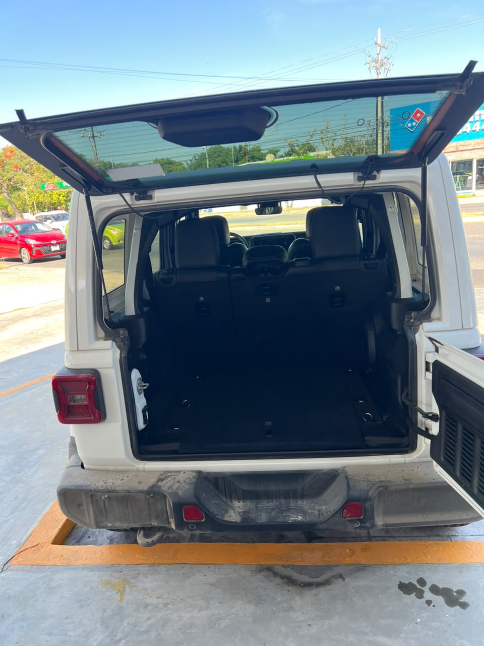 2024 JEEP Wrangler 4x4 4 pts. Unlimited Sahara, MHEV, 2.0T, TA, piel, f. led, RA-18