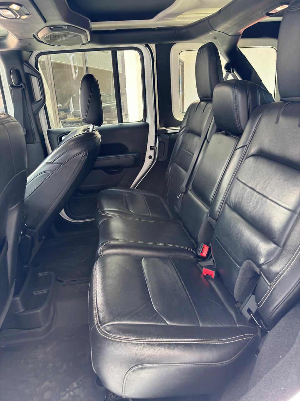 2024 JEEP Wrangler 4x4 4 pts. Unlimited Sahara, MHEV, 2.0T, TA, piel, f. led, RA-18