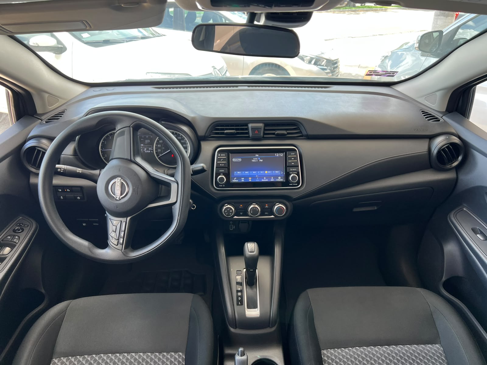 2024 NISSAN Versa 4 pts. Sense, TM5, a/ac., R-15