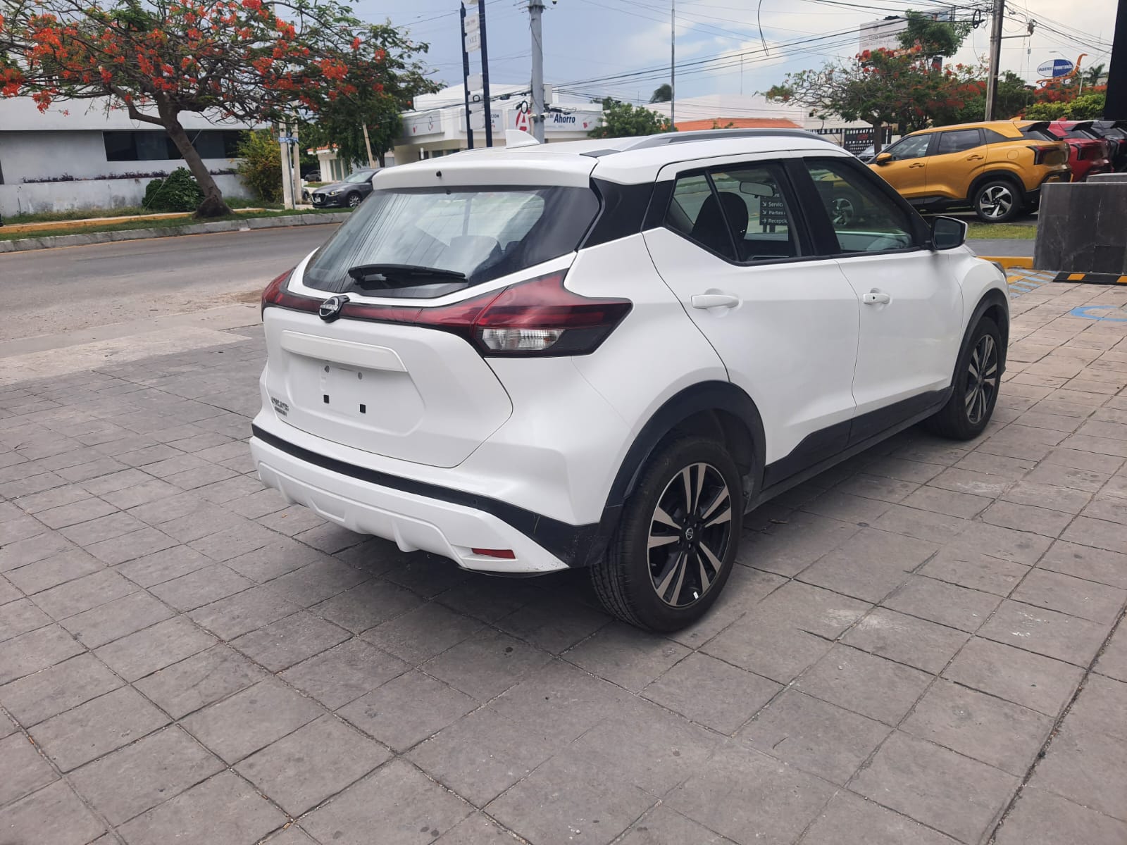 2024 NISSAN Kicks 5 pts. Advance, 1.6l, TM5, a/ac., VE, RA-16