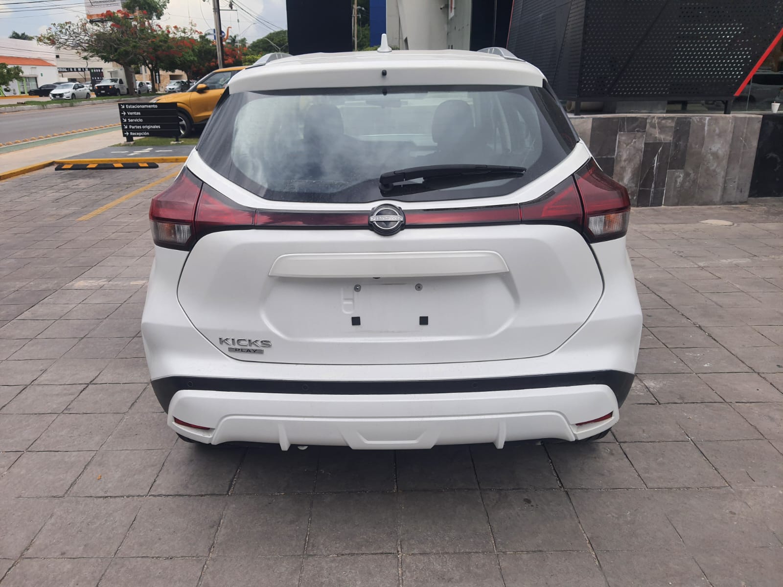 2024 NISSAN Kicks 5 pts. Advance, 1.6l, TM5, a/ac., VE, RA-16