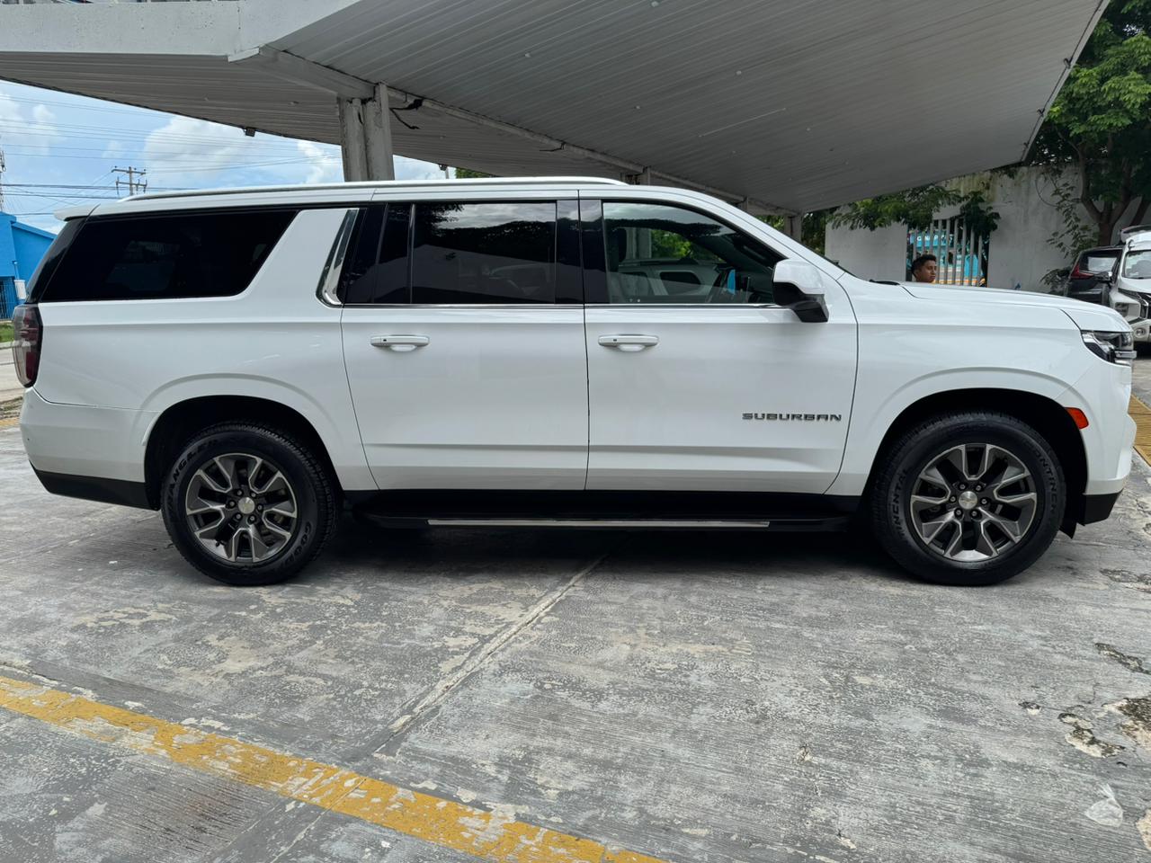 2023 CHEVROLET Suburban 5 pts. LT, 5.3l, TA, piel, RA-20
