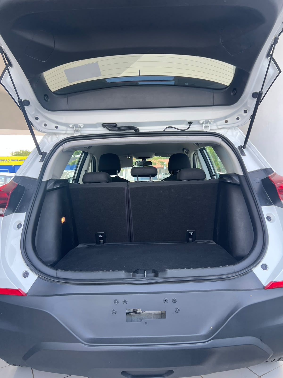 2024 CHEVROLET Tracker 5 pts. LS, 1.2T, TM5, RA-16