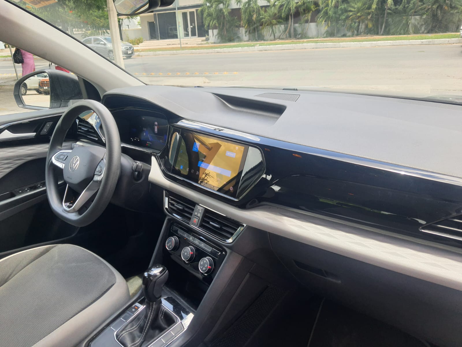 2024 VOLKSWAGEN Taos 5 pts. Trendline, 150 HP, 1.4T, TA, RA-17