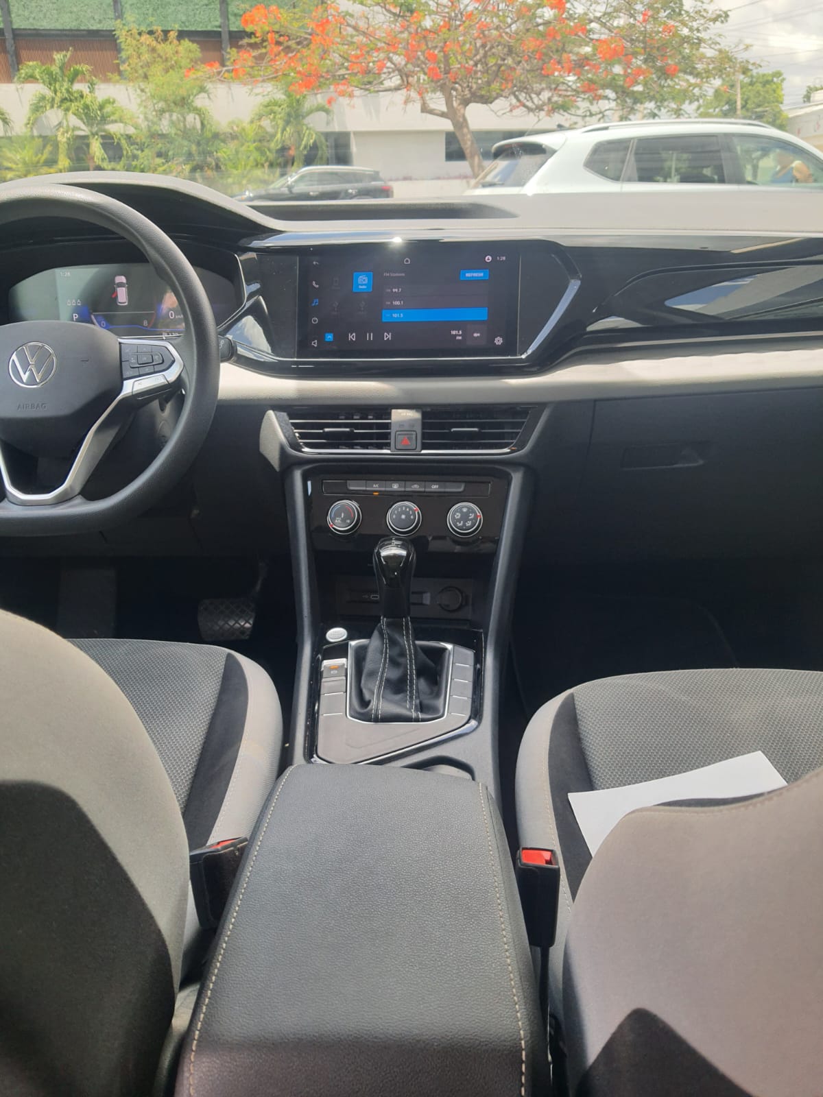 2024 VOLKSWAGEN Taos 5 pts. Trendline, 150 HP, 1.4T, TA, RA-17