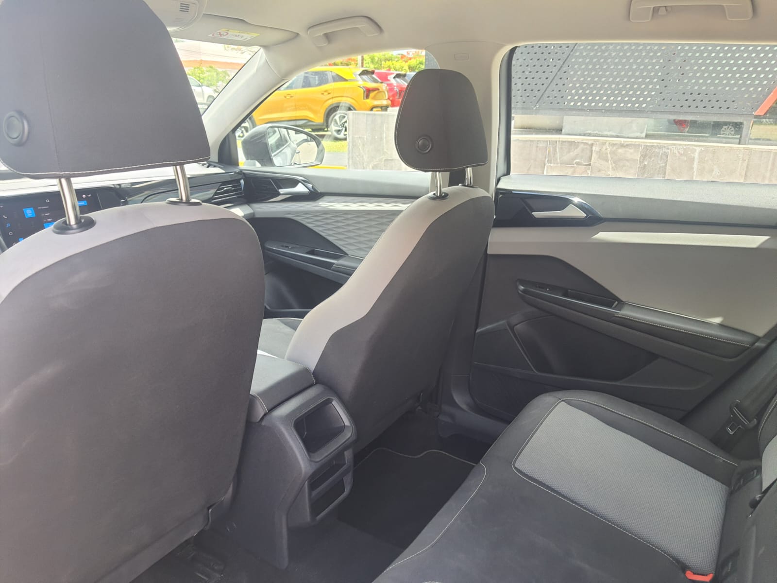 2024 VOLKSWAGEN Taos 5 pts. Trendline, 150 HP, 1.4T, TA, RA-17