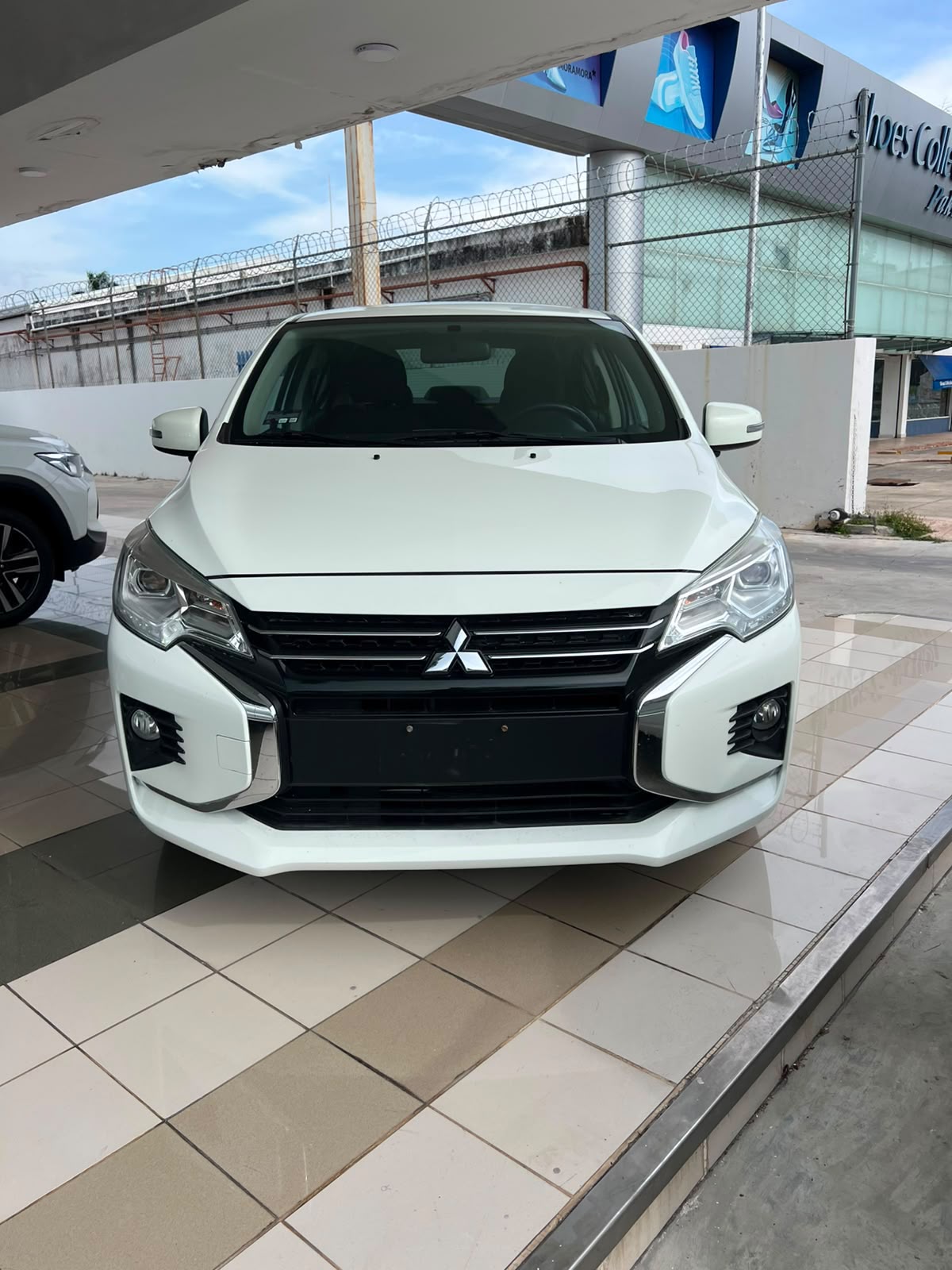 2024 MITSUBISHI Mirage 4 pts. G4 GLS, TM5, climatronic, VE, f. niebla, RA-15