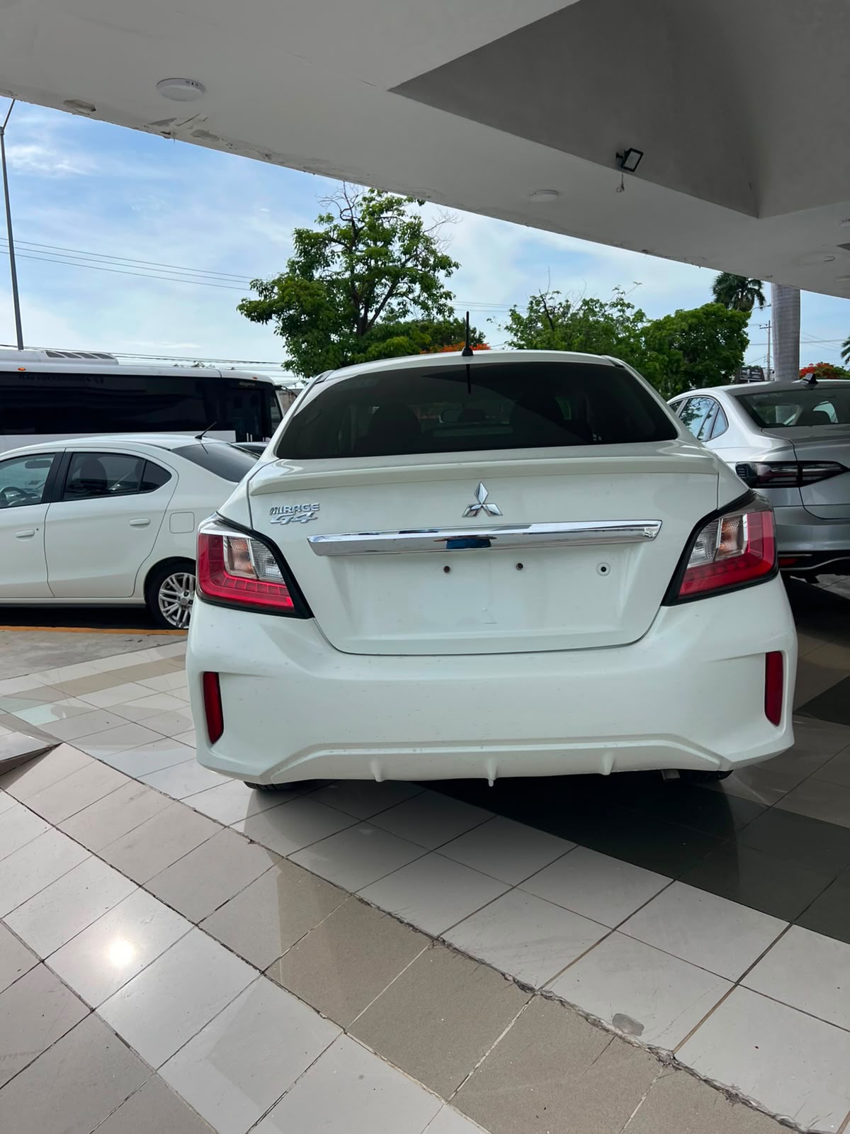 2024 MITSUBISHI Mirage 4 pts. G4 GLS, TM5, climatronic, VE, f. niebla, RA-15