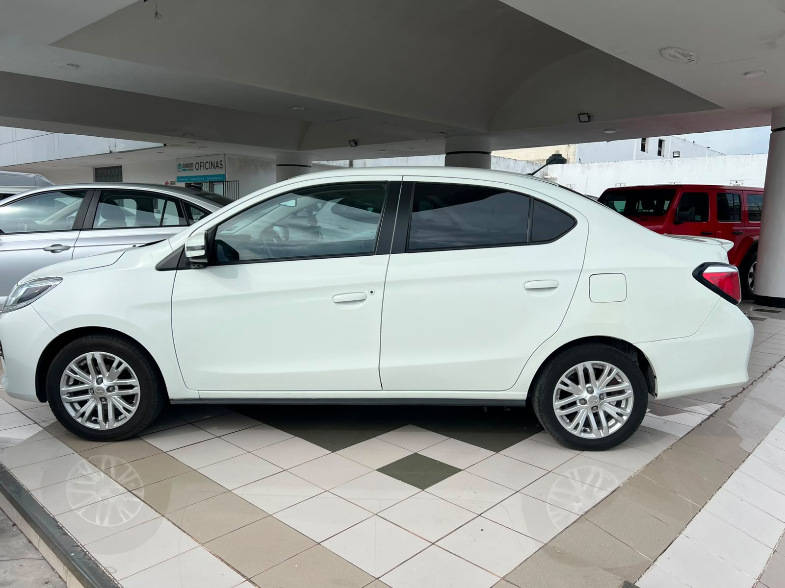 2024 MITSUBISHI Mirage 4 pts. G4 GLS, TM5, climatronic, VE, f. niebla, RA-15