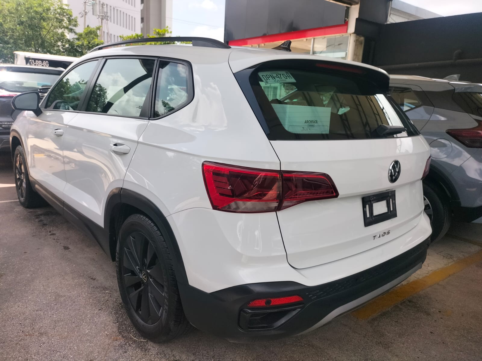 2024 VOLKSWAGEN Taos 5 pts. Trendline, 150 HP, 1.4T, TA, RA-17