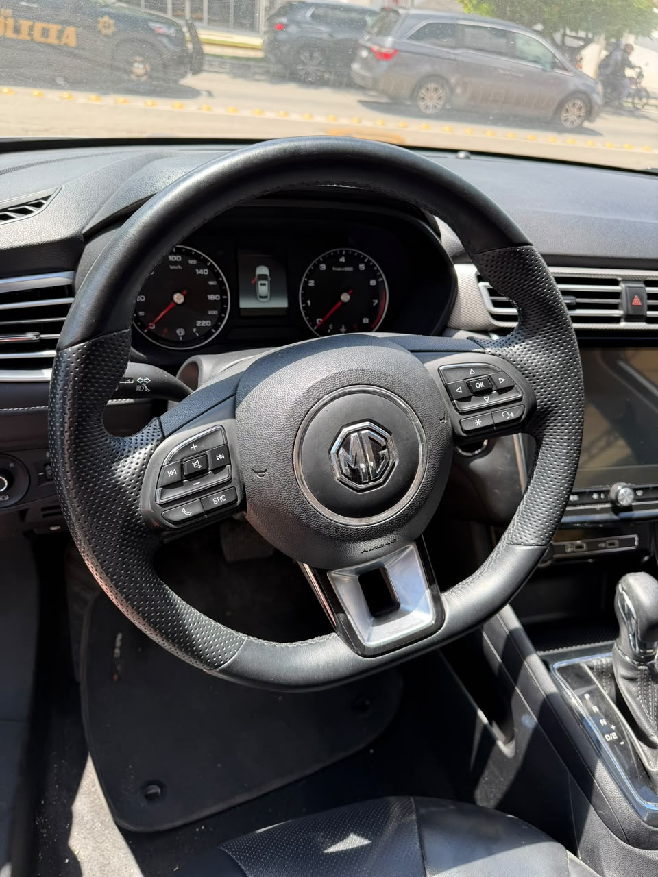 2024 MG MG5 (línea anterior) 4 pts. Excite, 1.5l, TM5, VE, piel, RA-16