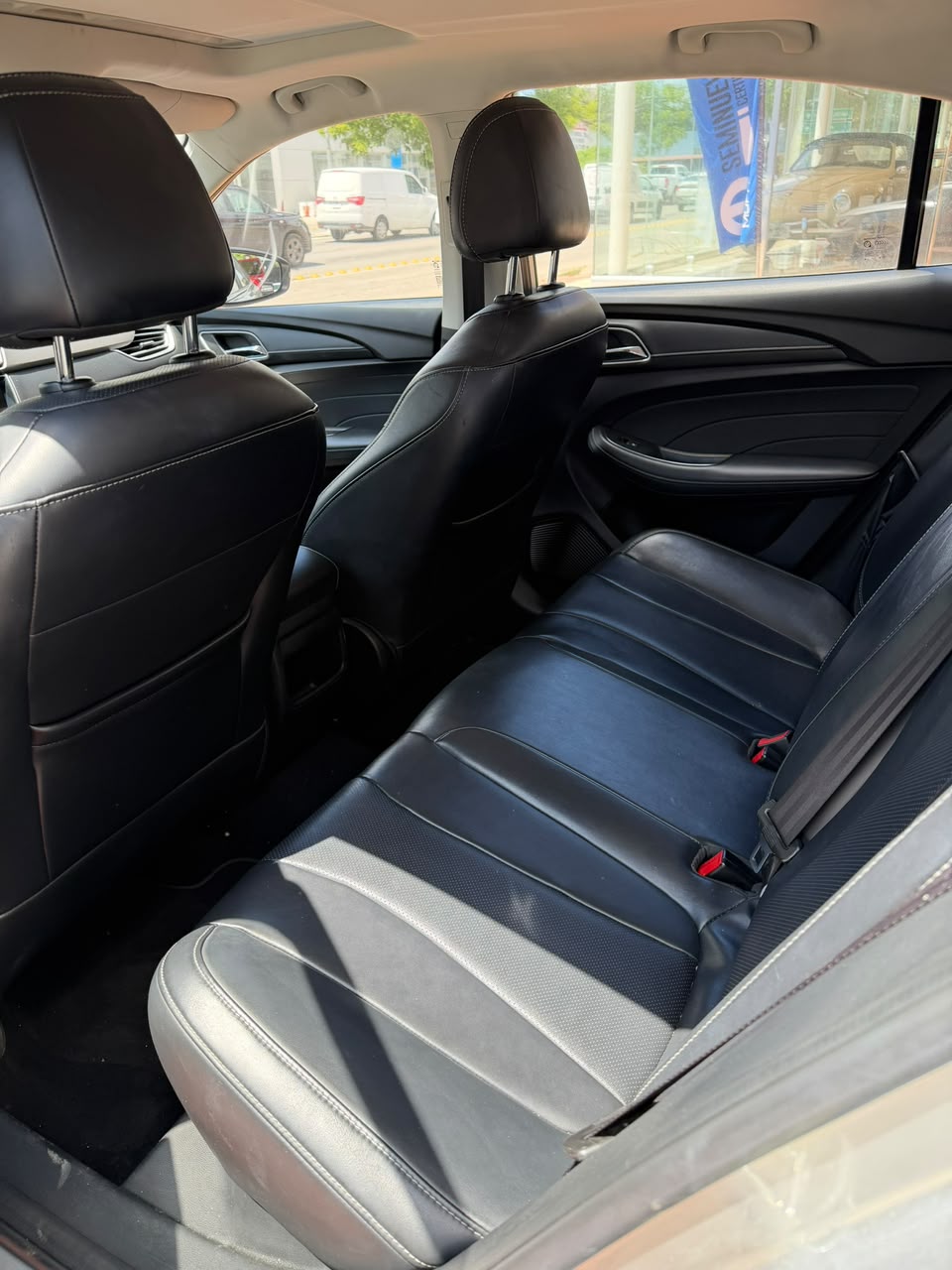 2024 MG MG5 (línea anterior) 4 pts. Excite, 1.5l, TM5, VE, piel, RA-16