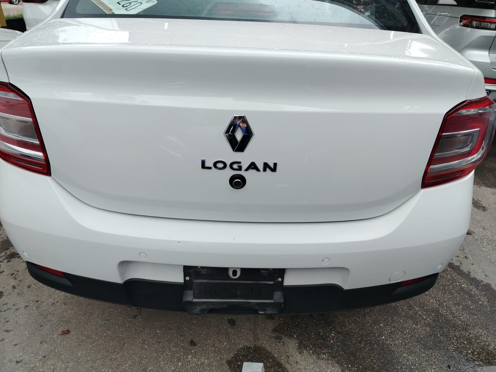 2024 RENAULT Logan 4 pts. Intens, 1.6l, TM5, RA-16