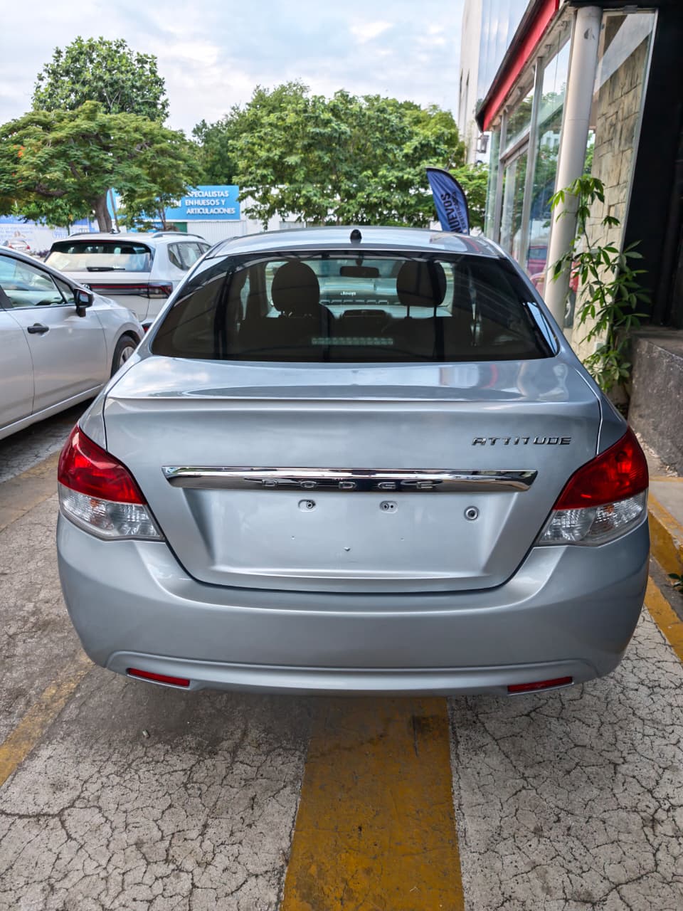 2024 DODGE Attitude 4 pts. SE, 1.2l, TM5, a/ac., VE del., R-14