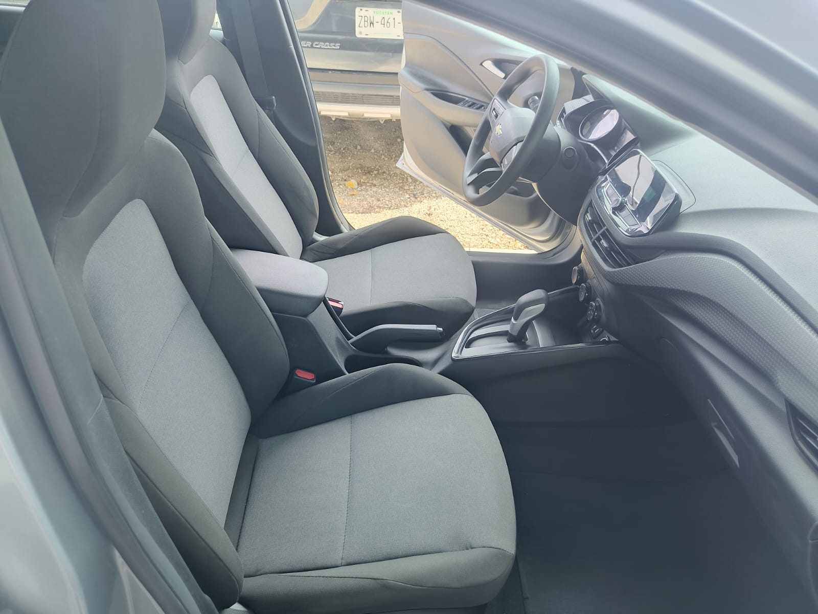 2024 CHEVROLET Onix 4 pts. LS, 1.3l, TM5, a/ac., BA, R-15