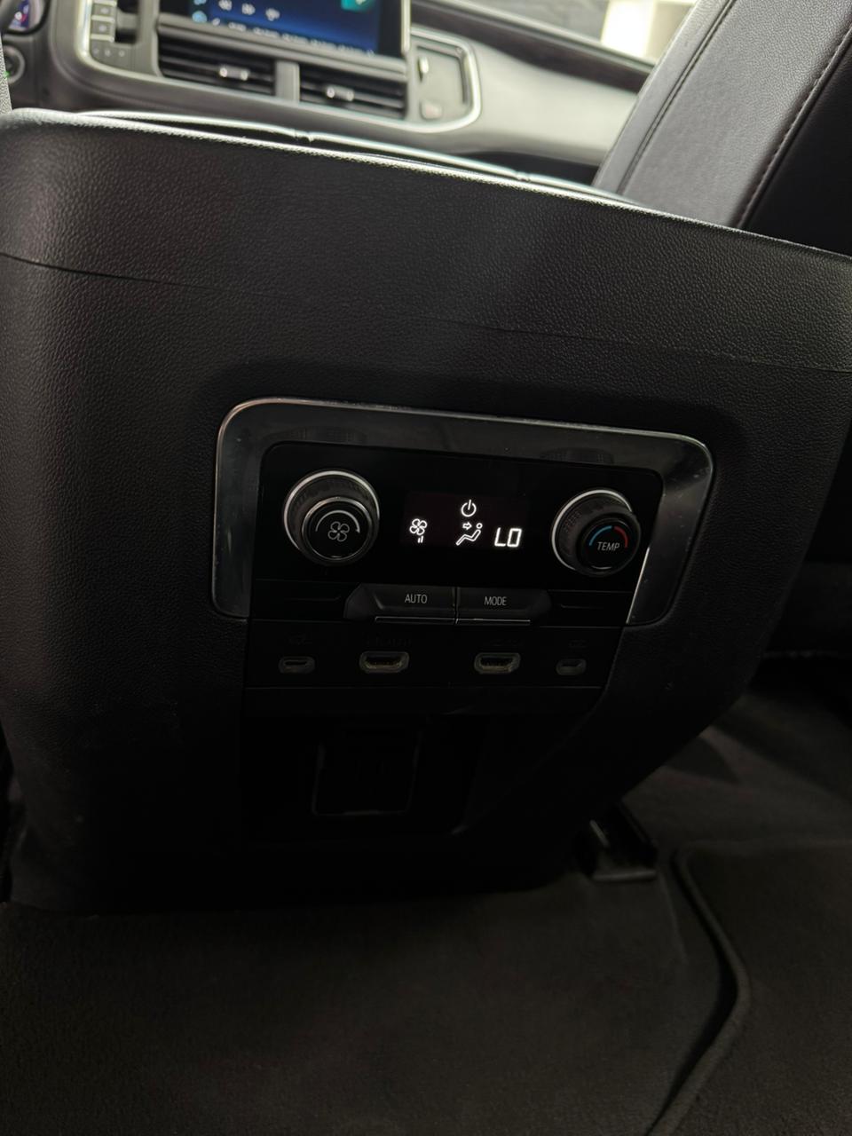 2023 CHEVROLET Suburban 5 pts. LT, 5.3l, TA, piel, RA-20
