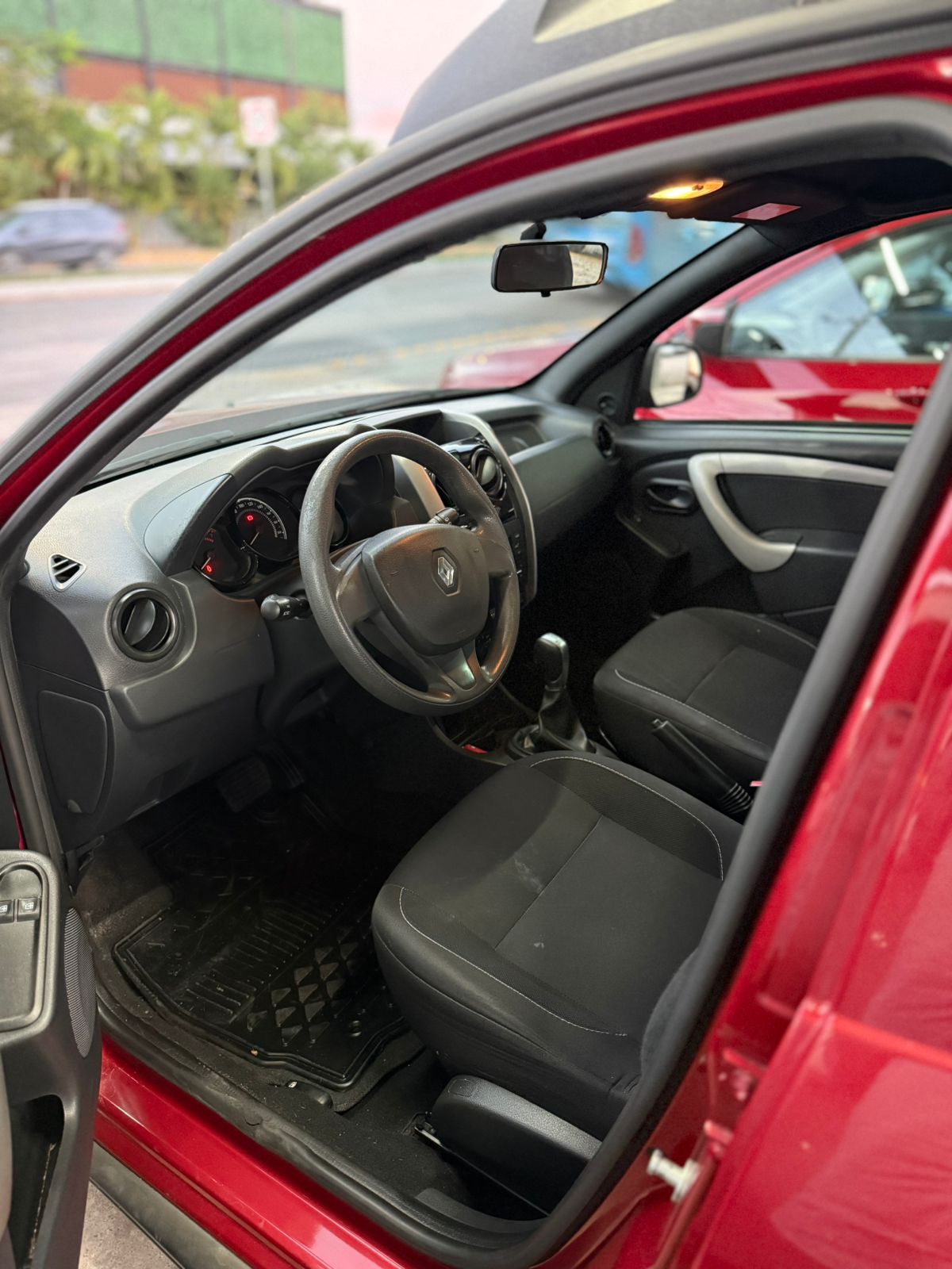 2020 RENAULT Duster 5 pts. Intens, TM6, a/ac., VE, MP3, GPS, f. niebla, RA-16