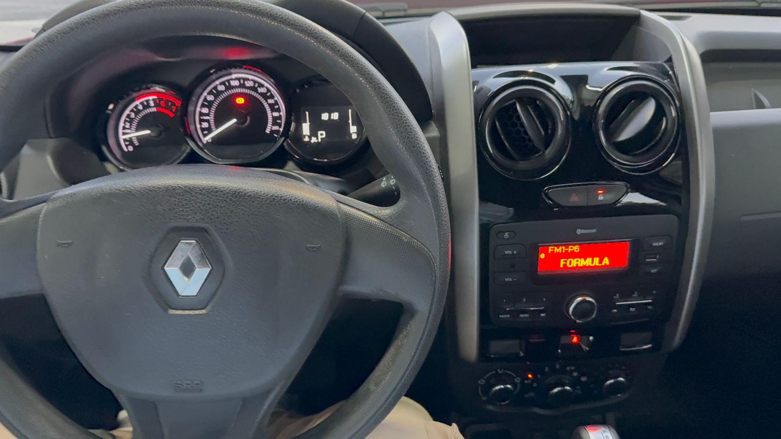 2020 RENAULT Duster 5 pts. Intens, TM6, a/ac., VE, MP3, GPS, f. niebla, RA-16