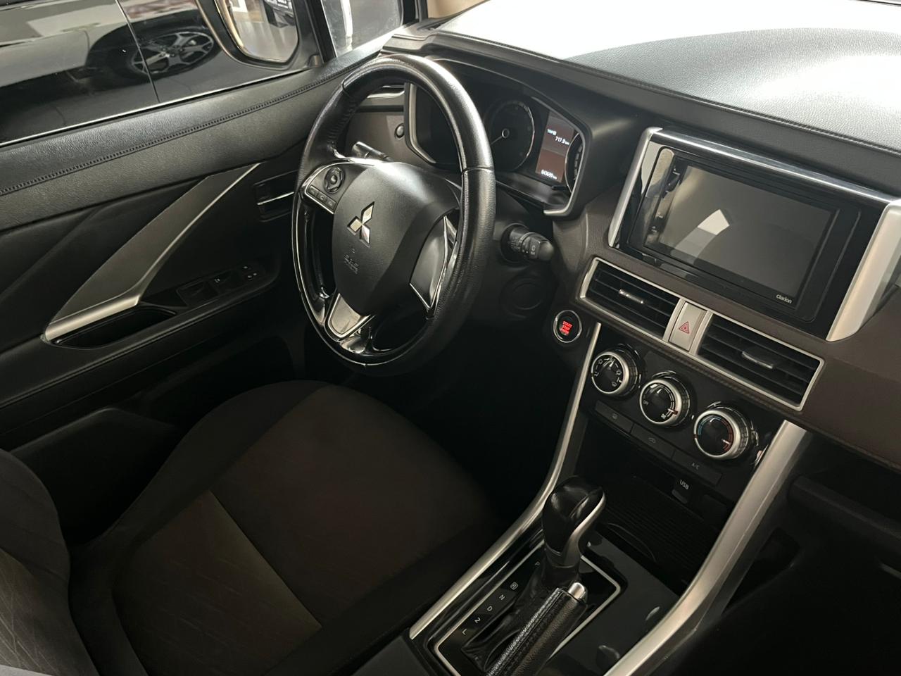 2023 MITSUBISHI Xpander 5 pts. Cross y Limited, 1.5l, TA, f. led, 7 pas., RA-17