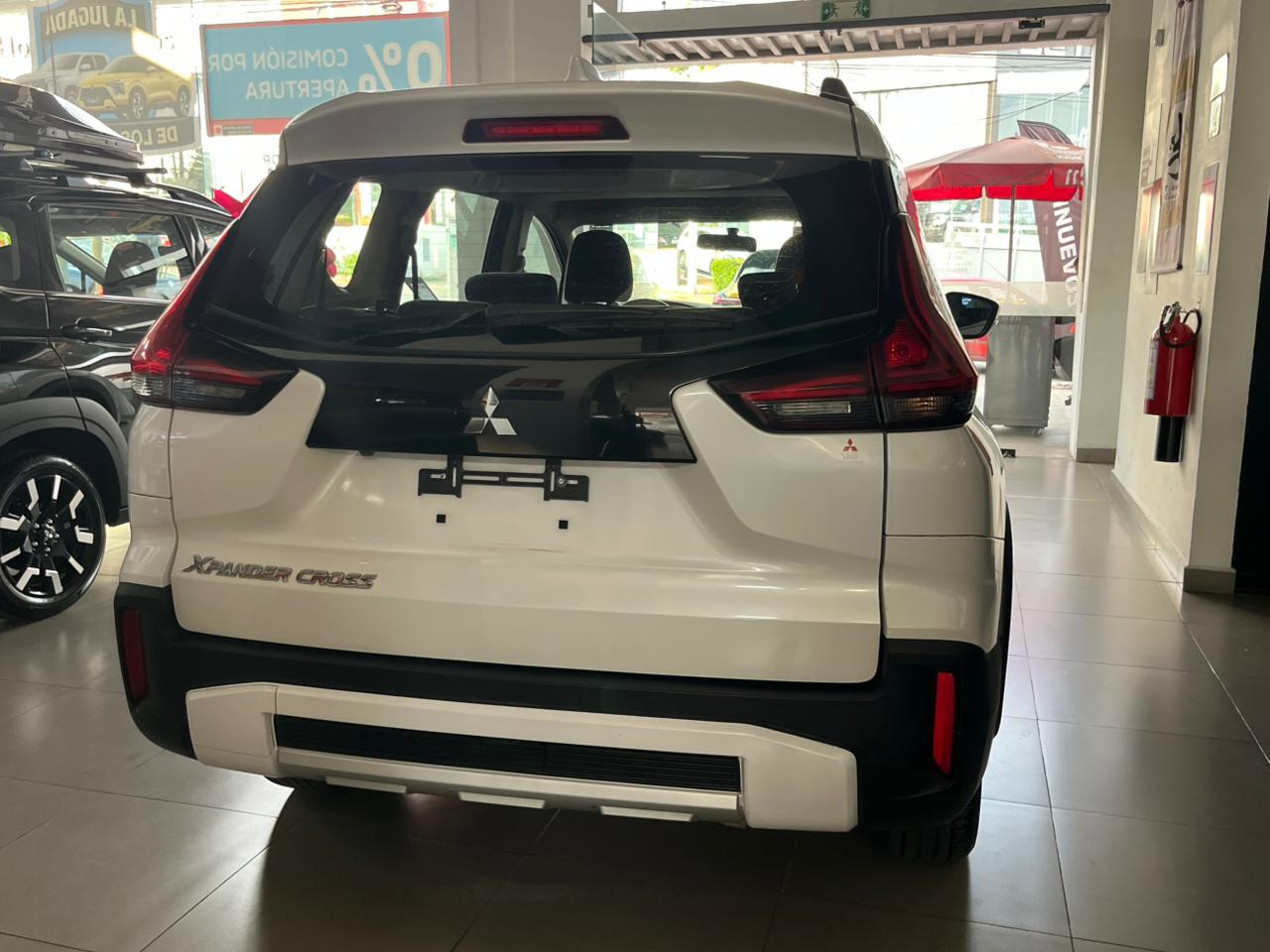 2023 MITSUBISHI Xpander 5 pts. Cross y Limited, 1.5l, TA, f. led, 7 pas., RA-17