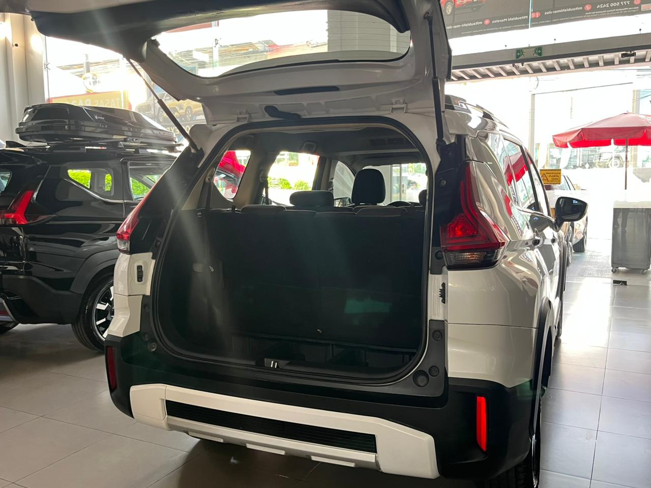 2023 MITSUBISHI Xpander 5 pts. Cross y Limited, 1.5l, TA, f. led, 7 pas., RA-17