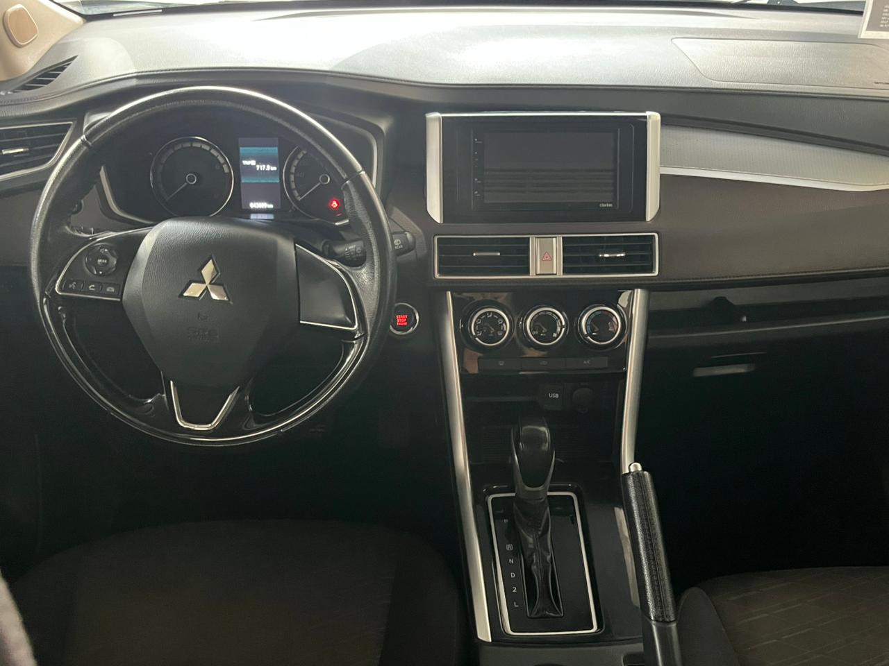 2023 MITSUBISHI Xpander 5 pts. Cross y Limited, 1.5l, TA, f. led, 7 pas., RA-17