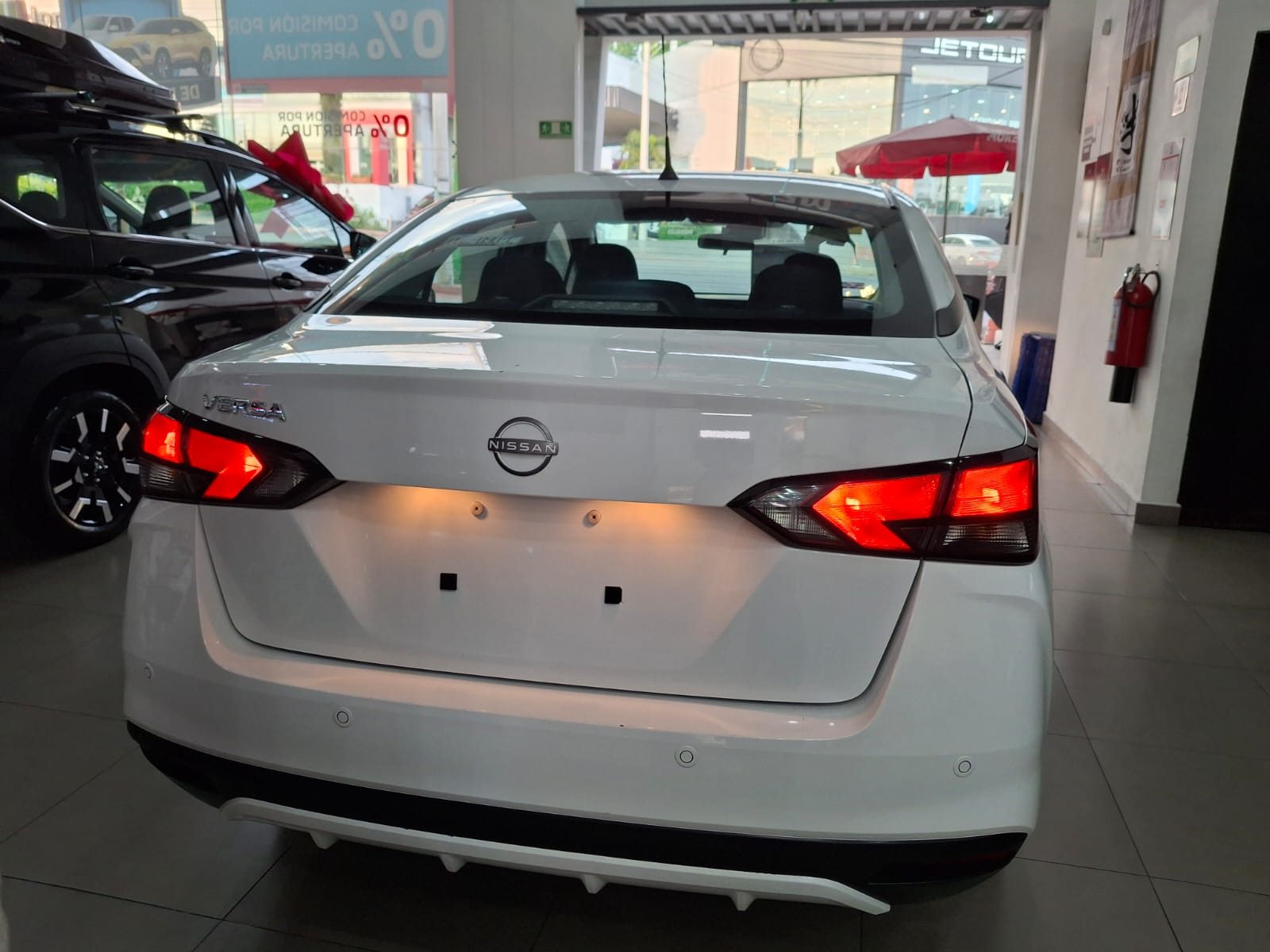 2025 NISSAN Versa 4 pts. Sense, TM5, a/ac., R-15