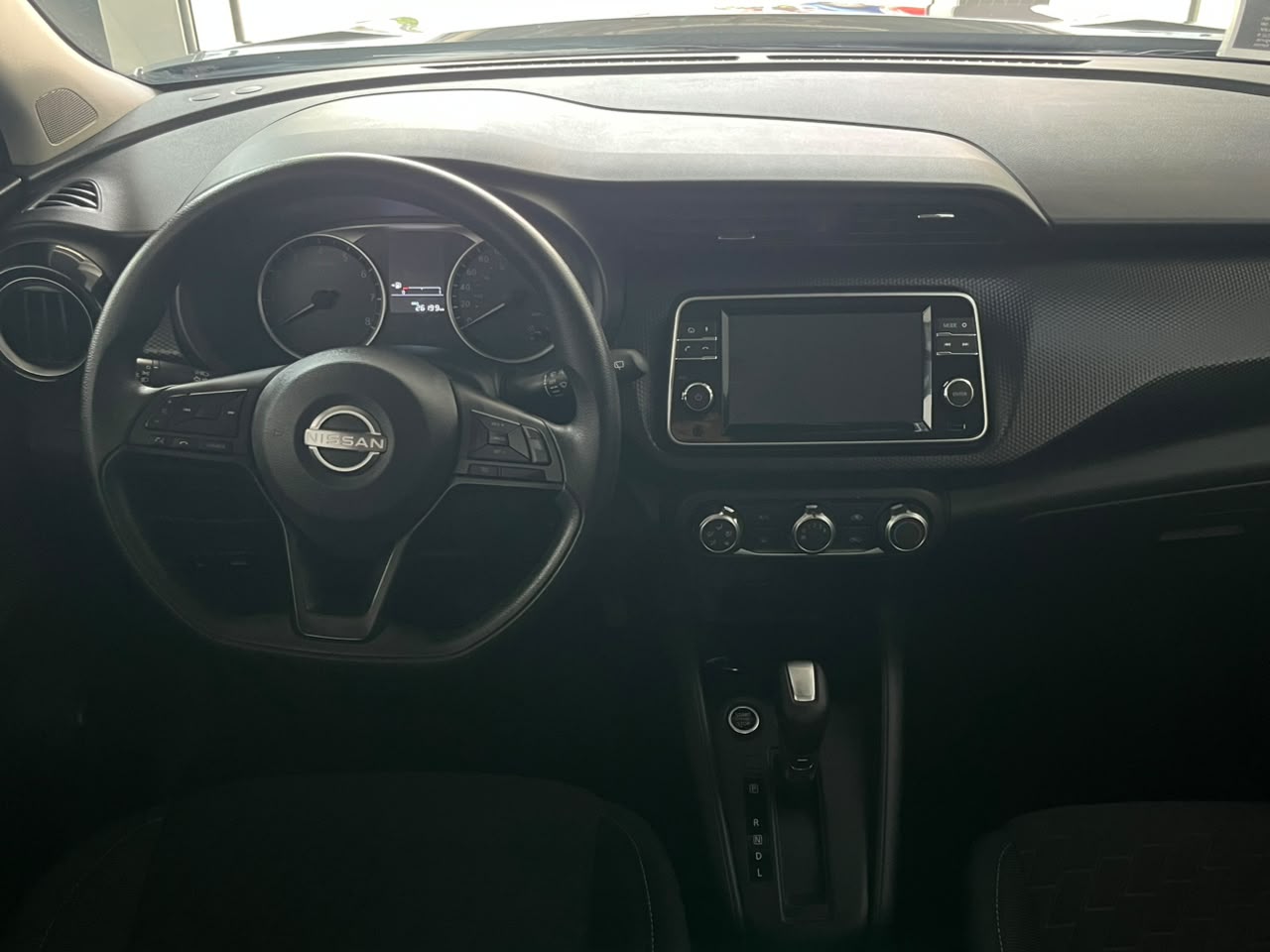 2025 NISSAN Kicks 5 pts. Play Advance, 1.6l, TM5, RA-17