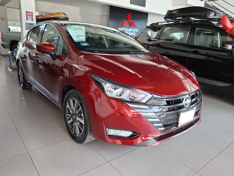 2023 NISSAN Versa 4 pts. Advance, TM5, a/ac., f. niebla, RA-16