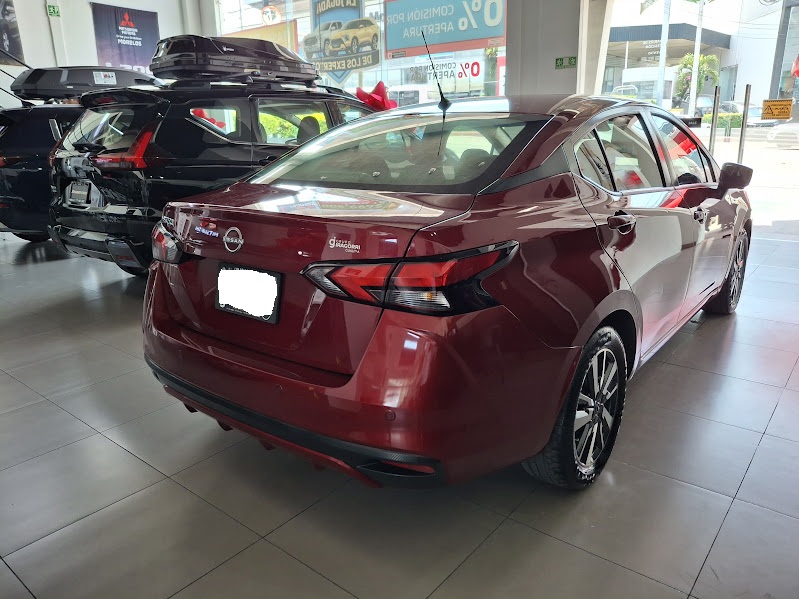 2023 NISSAN Versa 4 pts. Advance, TM5, a/ac., f. niebla, RA-16